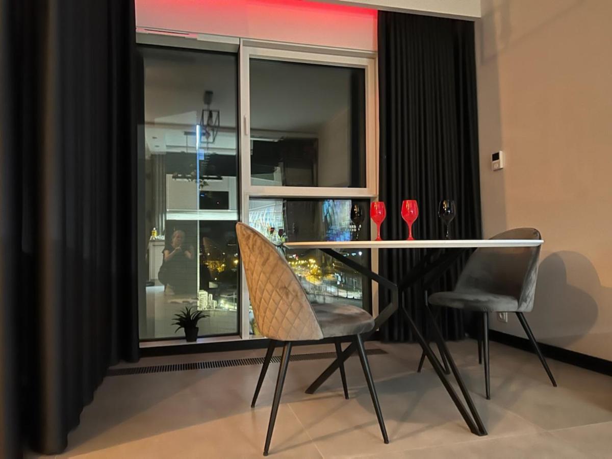 Towarowa - Milionowa 39 Check-In 24H Apartment พอซนาน ภายนอก รูปภาพ